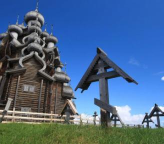 Волонтеры и священники призвали спасти гибнущие храмы Русского Севера.