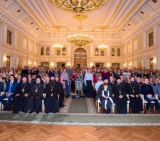 Более 550 добровольцев встретились в Соборной палате города Москвы