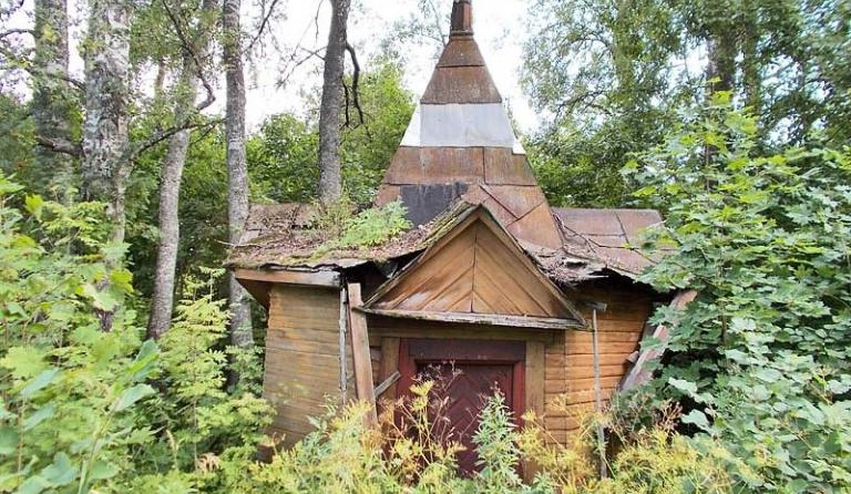 Неизвестная часовня в д. Ликовское